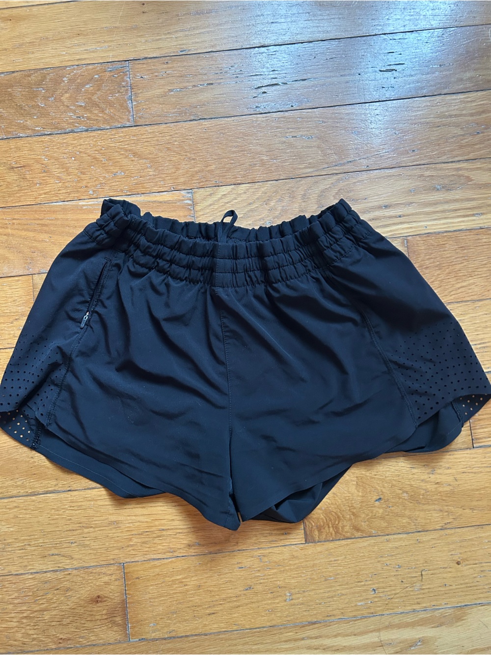 Athleta Women’s size small hustle Black Athletic Shorts with Elastic Waist 3 in